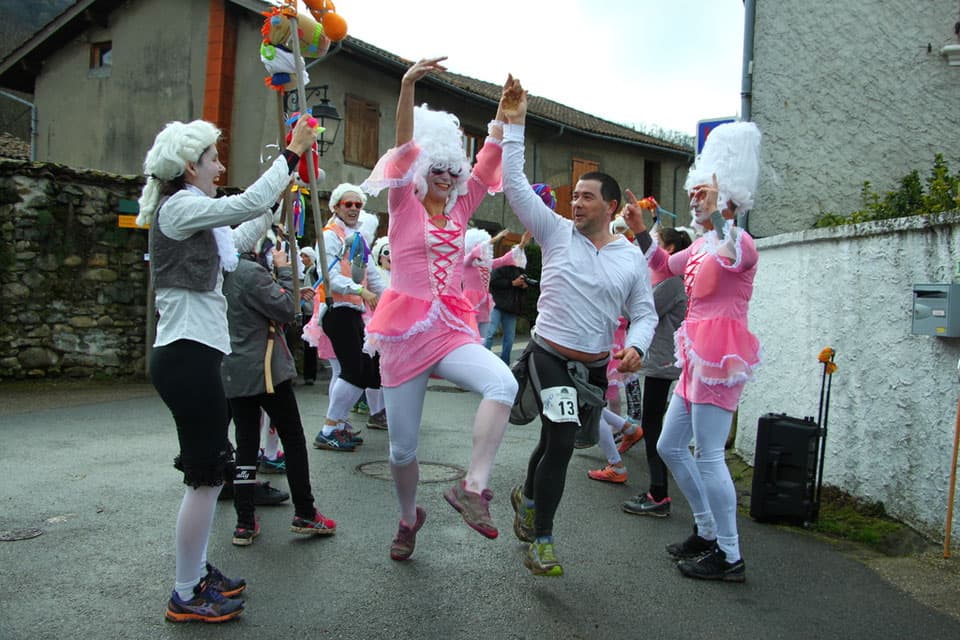 Coureurs déguisés au cross de Champagnier